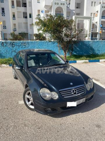 Mercedes-Benz 220 Diesel Automatique 2004 à Martil