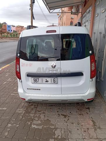 سيارة إكسبريس - 2