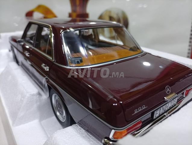 سيارة مرسيدس بنز مصغرة 1/18 - 2