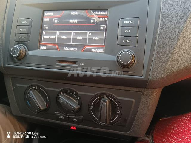 Seat Ibiza Diesel Manuelle 2018 à Fès - 2