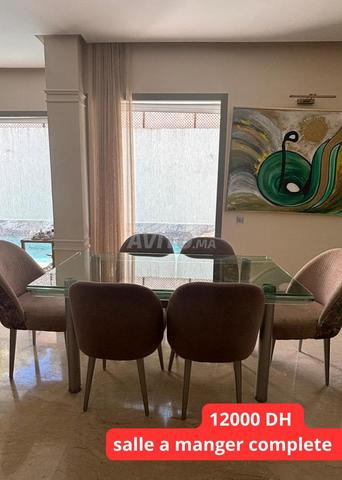 أثاث متنوع للبيع