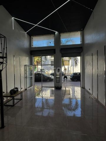 Magasin centre ville bien équipé - 2