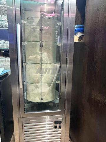 واجهة عرض حلويات زجاجية 4 واجهات دوارة - 2