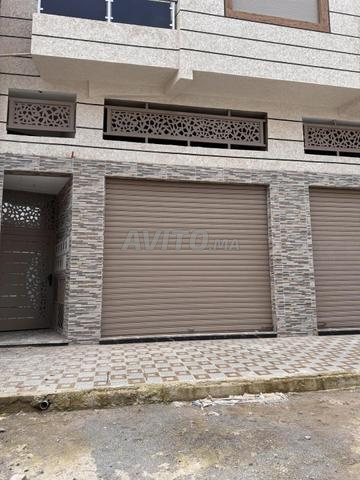 Local commercial près de la route nationale - 2