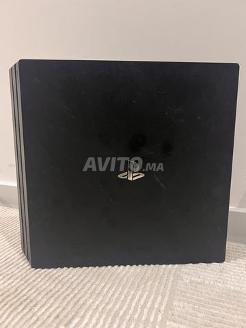 PS4 pro avec 2 manettes - 2