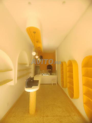 MAGASIN À LOUER 50M2 QUARTIER LES PRINCESSES - 2