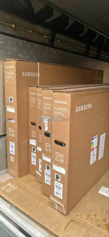 Samsung Série 8 50 pouces et 65 pouces montages Europe