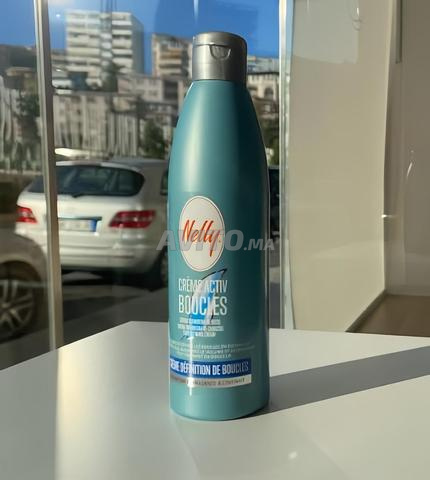 Produit magnifique et merveilleux pour cheveux bouclés qui dure toute la journée