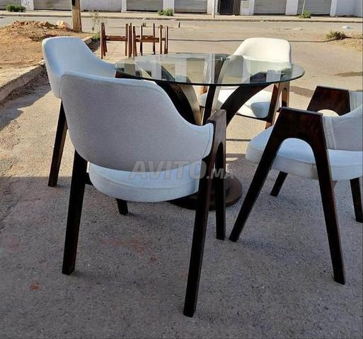 Des tables de salle à manger - 2