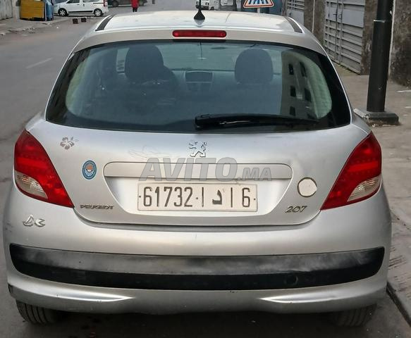 Peugeot 207 Essence Manuelle 2011 à Casablanca