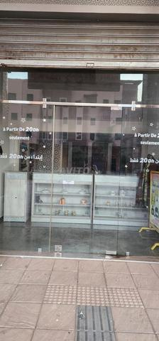 Magasin bien situé - 2