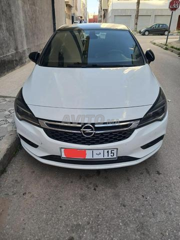 Opel Diesel Automatique 2019 à Larache - 2