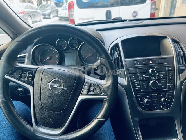 Opel Astra Diesel Modèle 05/2014 Manuel 120010Km - 2