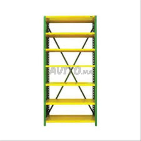 Rayonnage métallique avec croisillon
 - 2