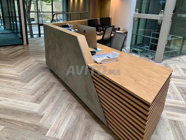 Bureau de réception bois MDF sur mesure - 2