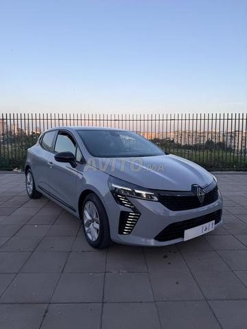 Renault Clio Essence Automatique 2025 à Casablanca - 2