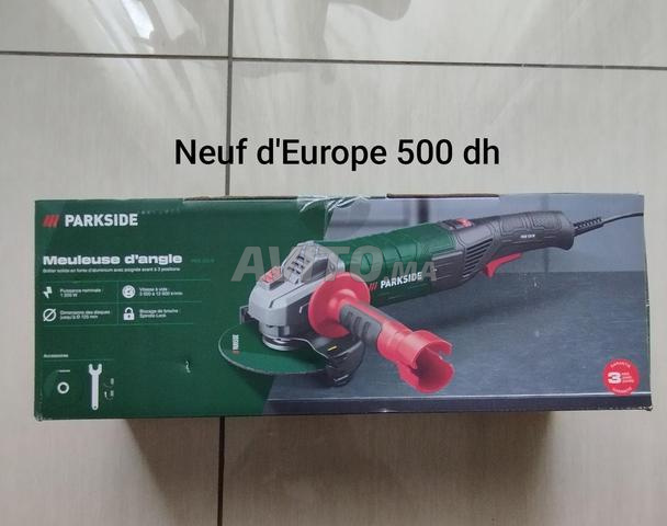 Scie sauteuse d'Europe neuf - 2