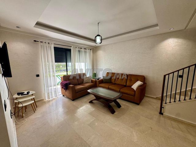 Duplex meublé vue piscine & jardin – Ville Verte