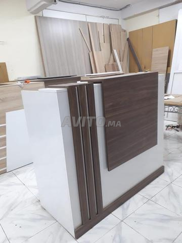 مكتب أو منضدة للعملاء - 2