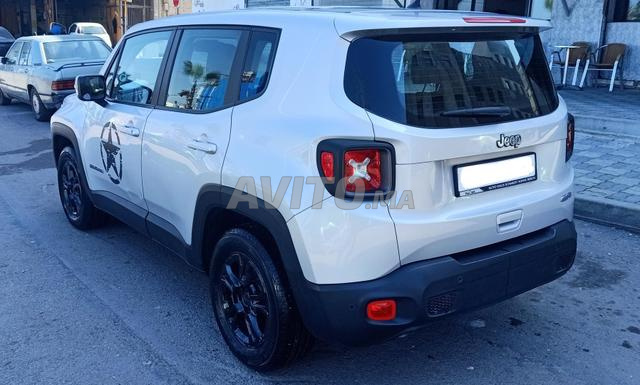 Jeep Renegade 2022 Automatique 1er main - 2
