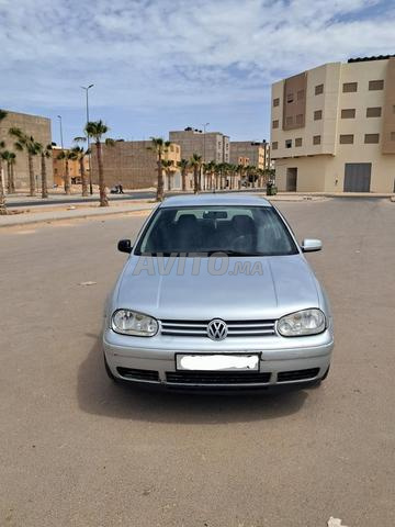 Volkswagen Golf 4 Essence Manuelle 1999 à Laâyoune