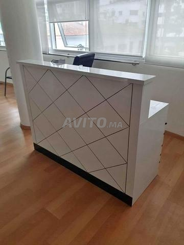 Comptoir de réception avec caisson sur mesure - 2