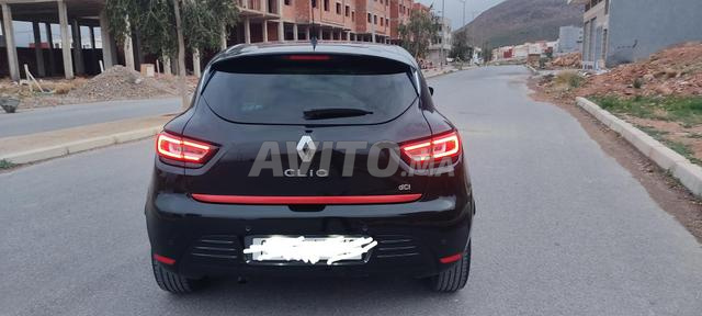 Renault Clio intense série limitée 2019 à Oujda - 2