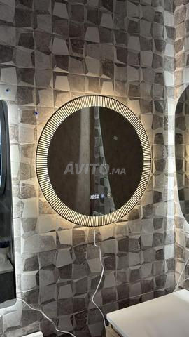 Miroir salle de bain moderne avec éclairage - 2
