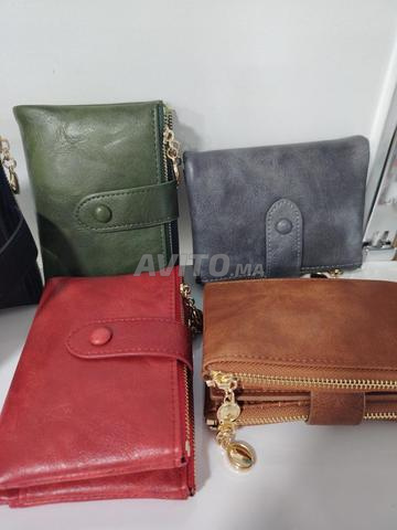 محفظة نسائية جلدية صغيرة بسحاب وجيوب متعددة - 2