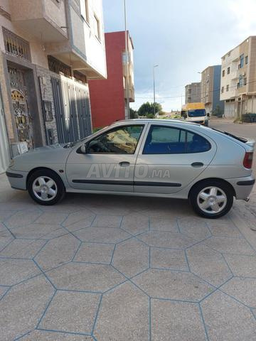 Voiture Renault Megane Coupé disponible à Khouribga