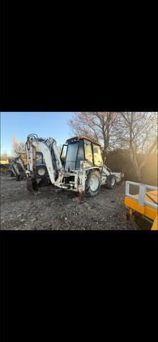 Tractopelle Caterpillar - 2