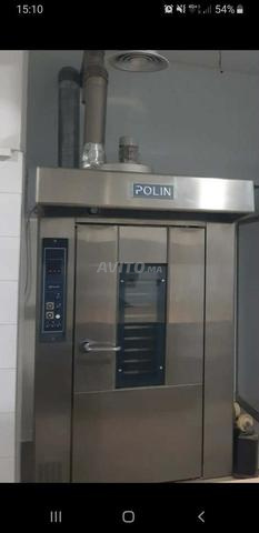 Four rotatif chariot jamais utilisé importé