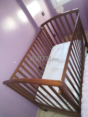 سرير أطفال جديد