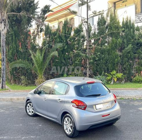 Peugeot 208 Diesel Manuelle 2019 à Casablanca - 2