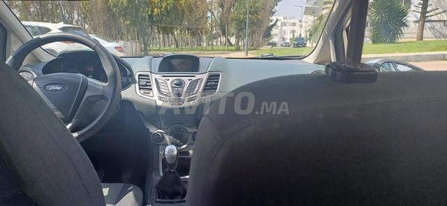 فورد فييستا بنزين يدوي 2010 في الرباط - 2