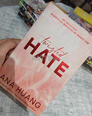 Livre TWISTED HATE de ANNA HUANG (eng) - 2