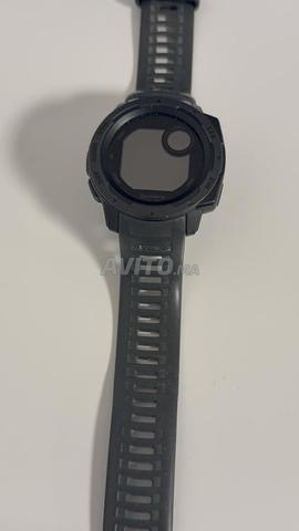 Garmin Instinct avec chargeur - 2