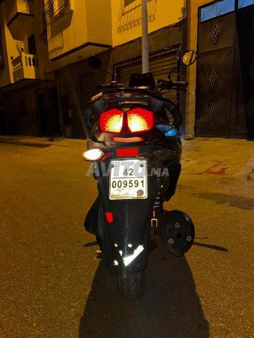 Moto très bon état - 2