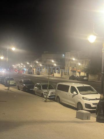 عرض محل تجاري على الشارع الرئيسي مولاي رشيد