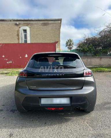 Peugeot 208 toutes options très bon état - 2
