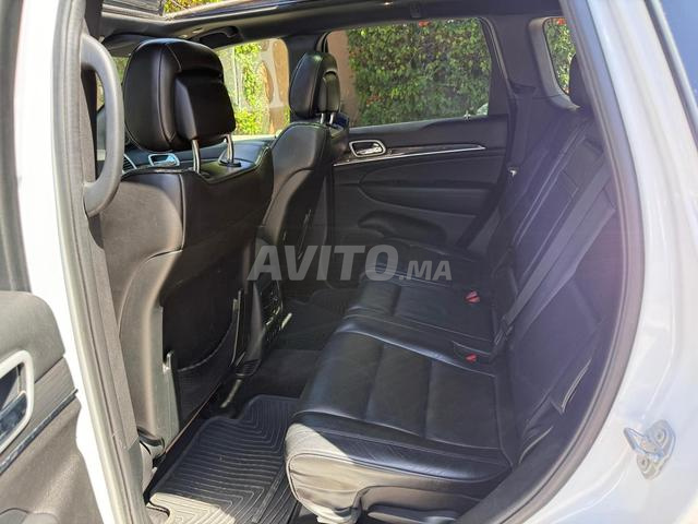 Jeep grand cherokee overland full option