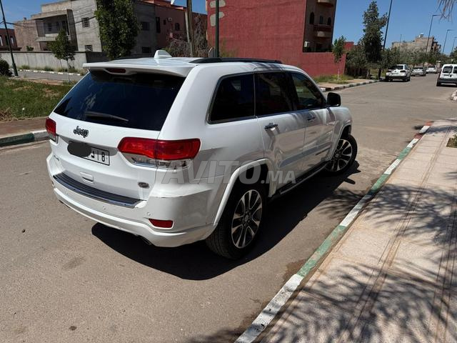 Jeep grand cherokee overland full option