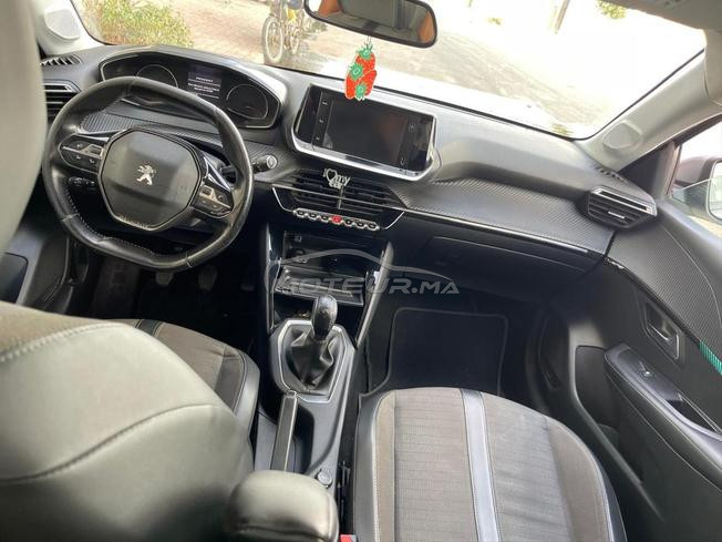 Peugeot 208 allure 3amra 