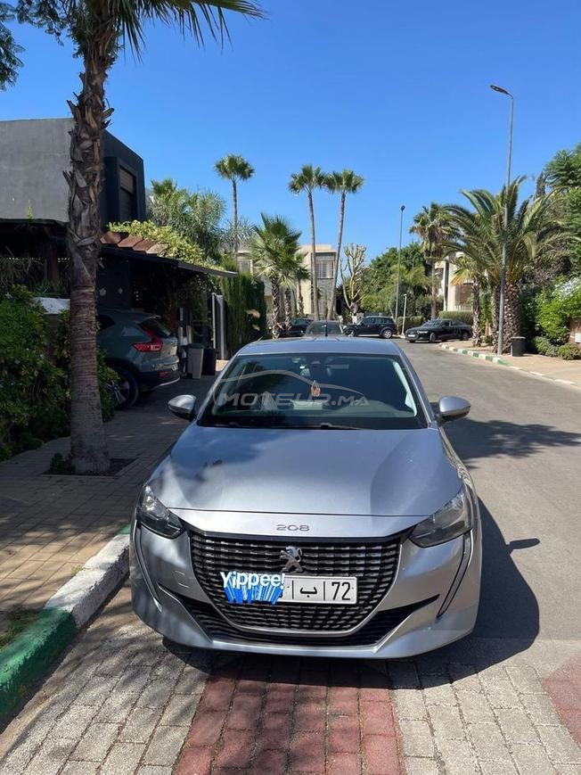 Peugeot 208 allure 3amra 