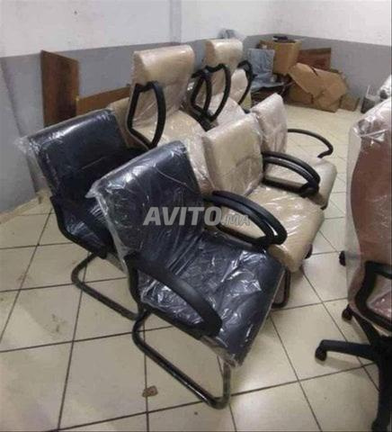 Chaise de bureau visiteur/table/vestiaire - 2