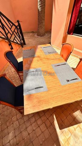 Chaise et table à vendre - 2