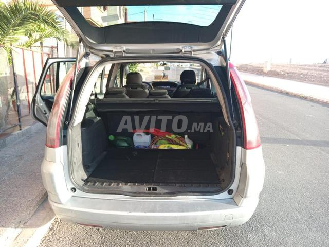 سيتروين C4 بيكاسو 2010 – حالة جيدة – 196,000 كم - 2