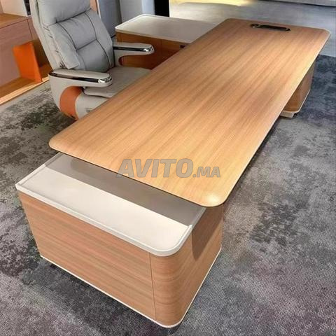 مكتب مستورد راقي مع خاصية إضاءة | تصميم عصري ومريح - 2