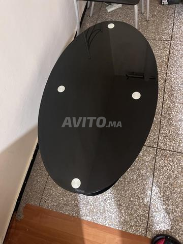 طاولة وسجادة