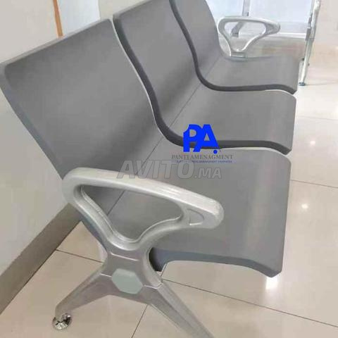 كرسي انتظار بتصميم أنيق Chaise d’attente élégante